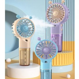 Mini Ventilatore Spray 4 Velocità​​ | Ventilatore con Nebulizzatore & Umidificazione per Interni/Esterni - Verde, Giallo, Viola