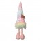 Questo colorato Babbo Natale di peluche misura 26 x 20 x 47 cm! Indossa un cappello a punta dai colori tenui.v